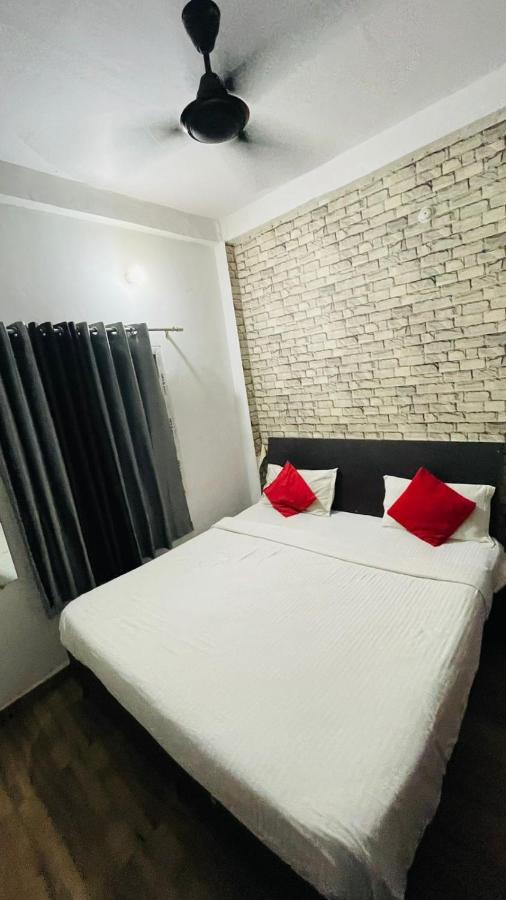 Hotel Pacific Grey By Wb Inn Лакхнау Экстерьер фото